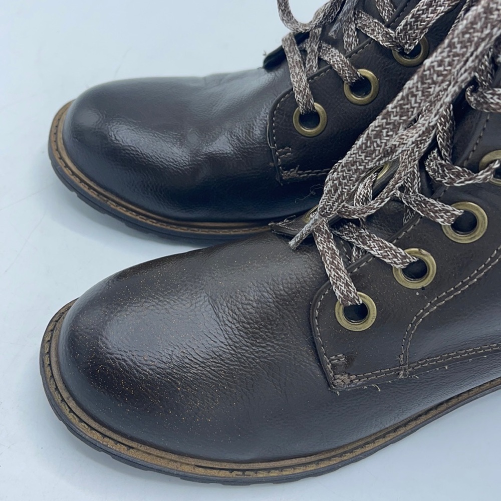 CAT AND JACK COMBAT STYLE BOOTS BLACK LACES INCLUDED. - Picture 11 of 14